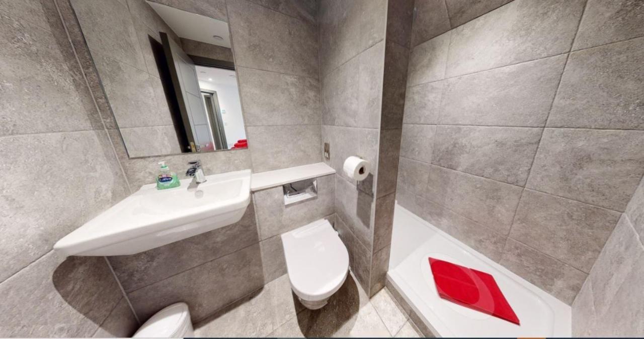 2 The View Apartments Ilfracombe - Seafront, Parking, Lift, Ev Экстерьер фото