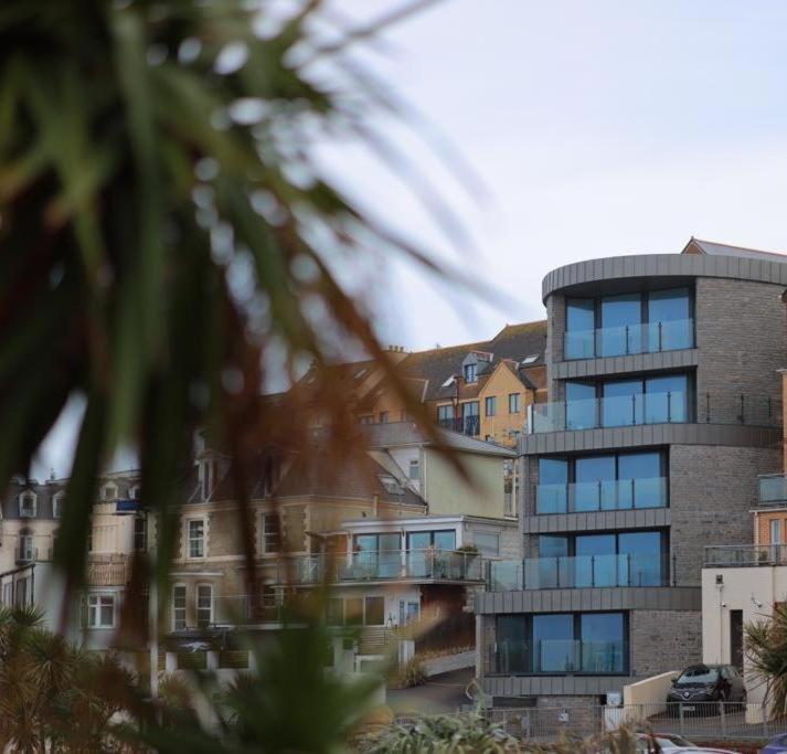 2 The View Apartments Ilfracombe - Seafront, Parking, Lift, Ev Экстерьер фото