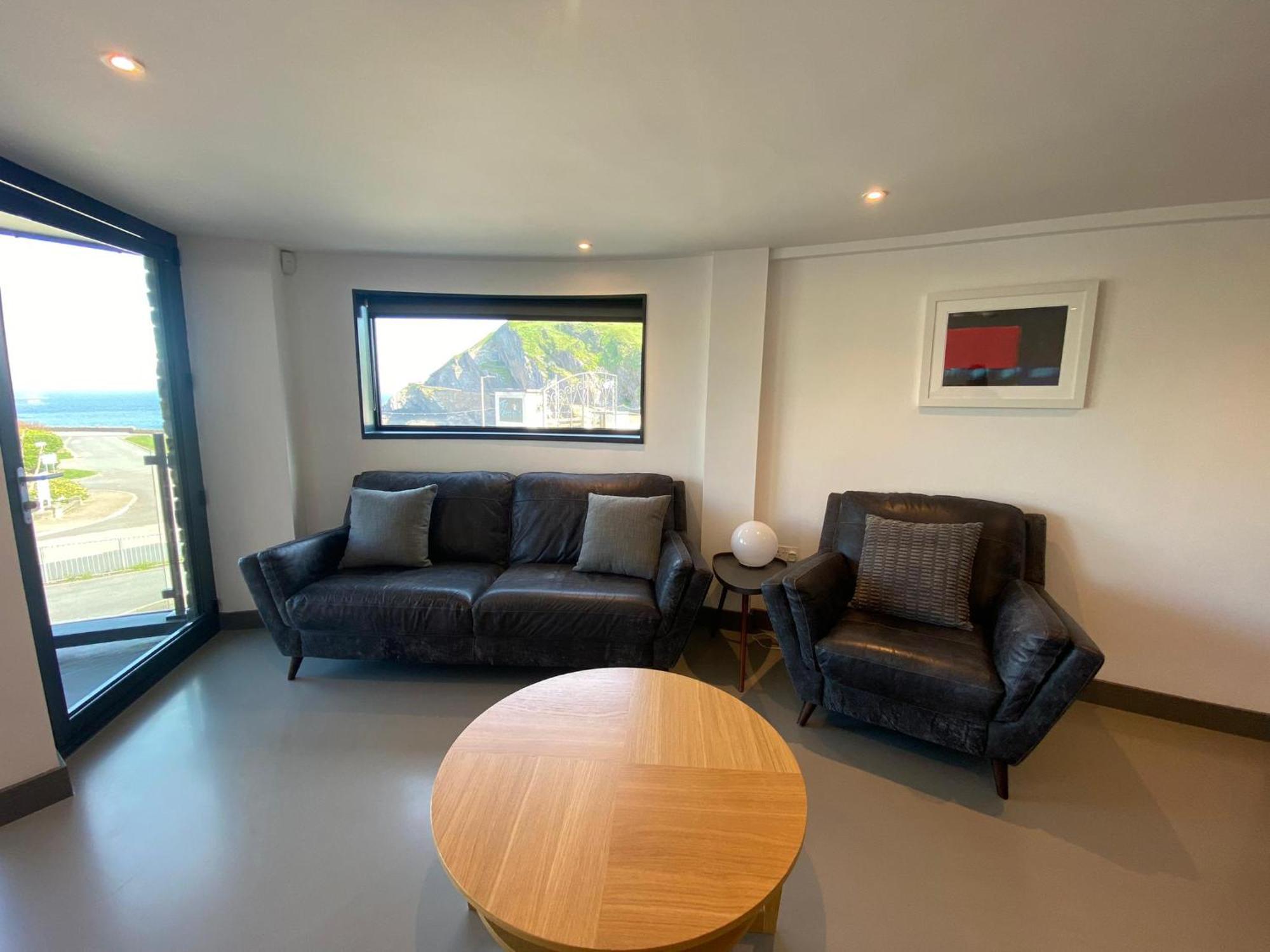 2 The View Apartments Ilfracombe - Seafront, Parking, Lift, Ev Экстерьер фото
