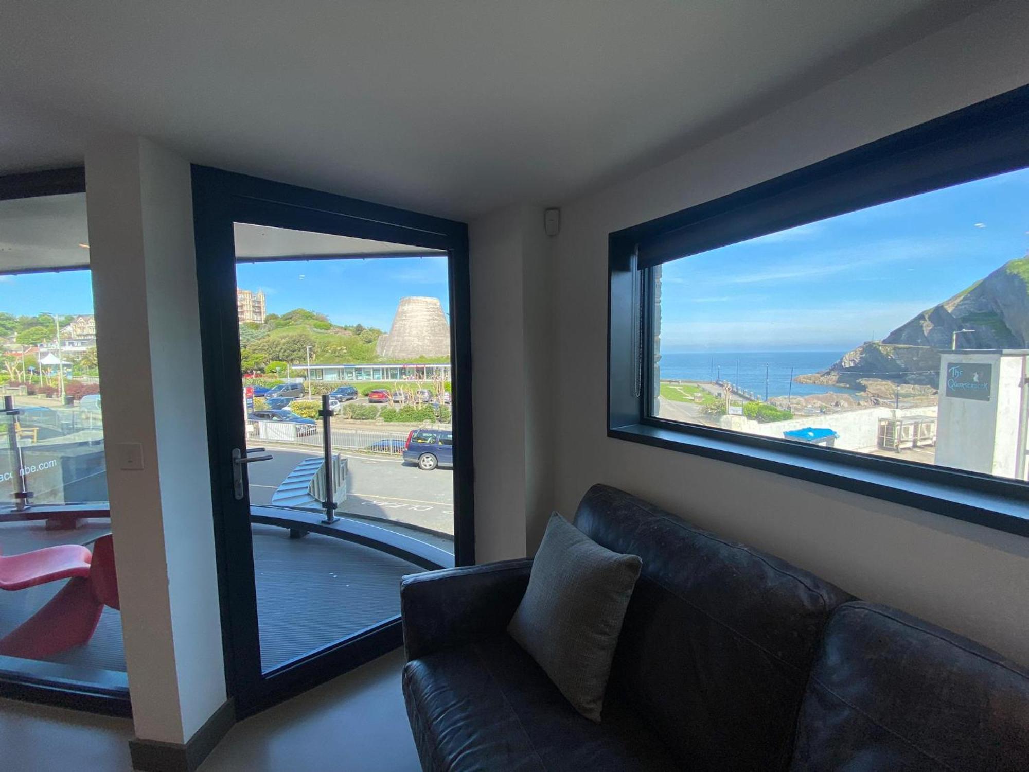 2 The View Apartments Ilfracombe - Seafront, Parking, Lift, Ev Экстерьер фото