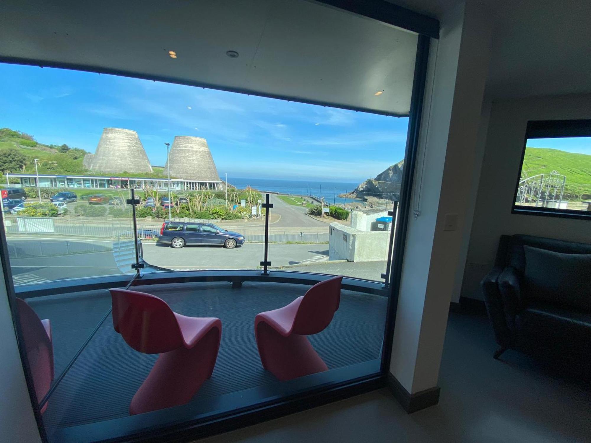 2 The View Apartments Ilfracombe - Seafront, Parking, Lift, Ev Экстерьер фото