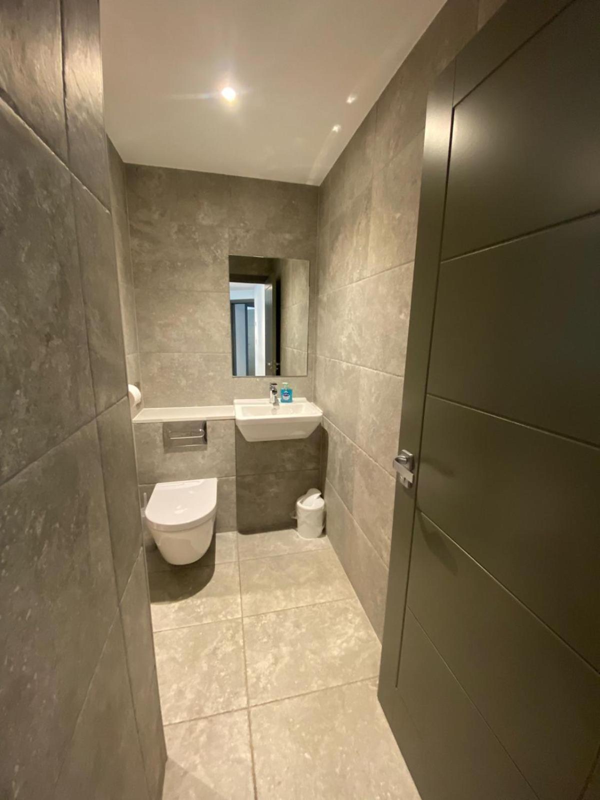 2 The View Apartments Ilfracombe - Seafront, Parking, Lift, Ev Экстерьер фото