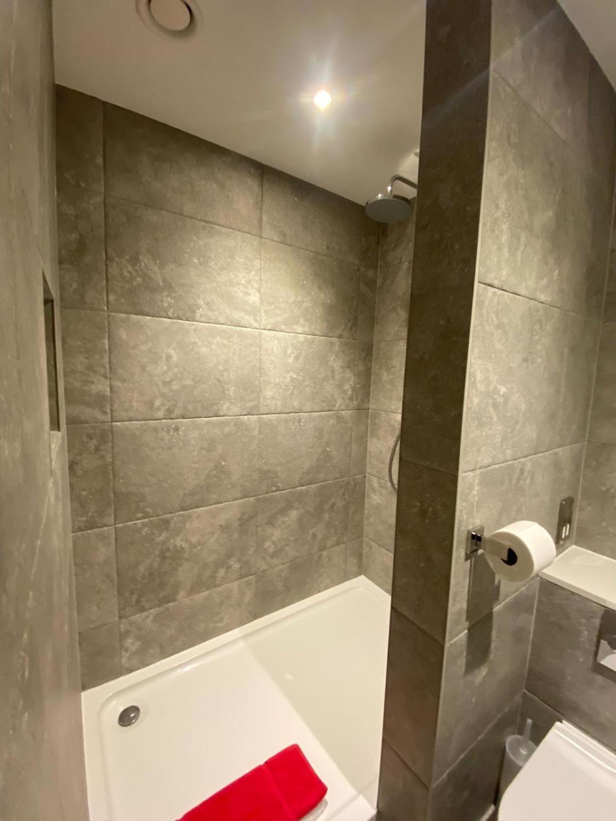 2 The View Apartments Ilfracombe - Seafront, Parking, Lift, Ev Экстерьер фото